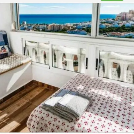 Captivating 2-bed In Apartamento